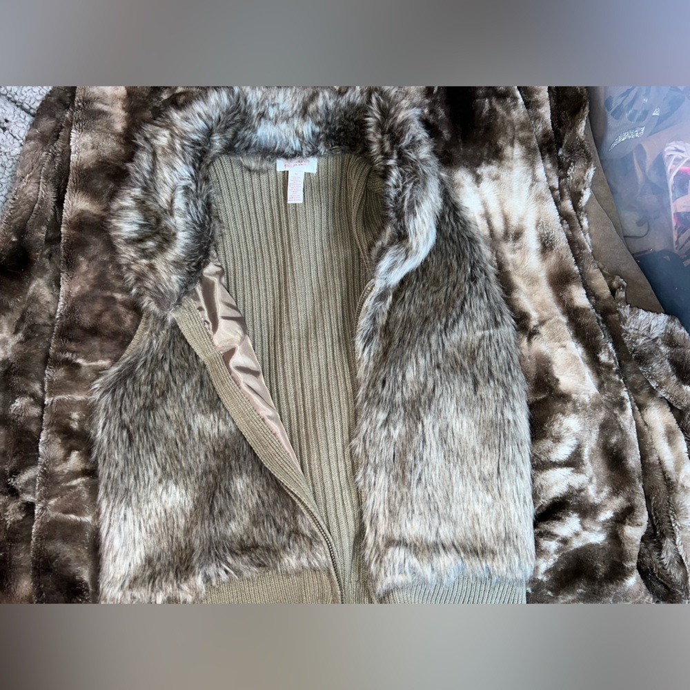 Faux Fur Trimmed Sweater in Brown and Cream